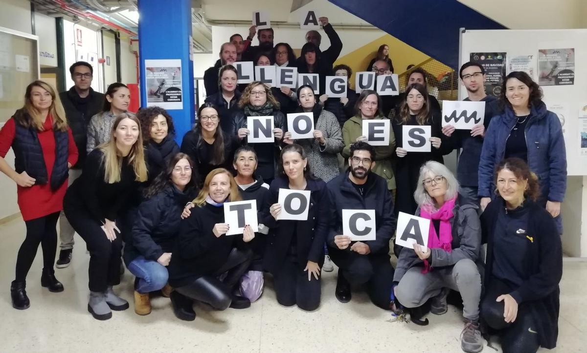 La foto del claustro del IES Isidor Macabich, publicada esta semana. | D.I.,