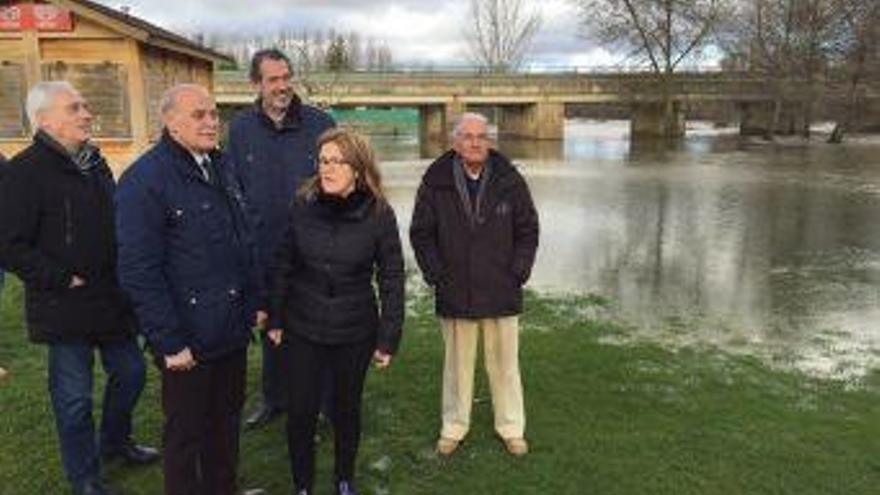 Mayte Martín Pozo, Jerónimo García y diputados provinciales en la comarca de Valverde