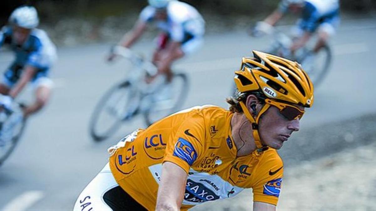 Andy Schleck, de amarillo, en la pasada edición del Tour, que acabó en segunda posición.