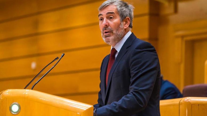 Fernando Clavijo, secretario general de Coalición Canaria, durante una comparecencia en el Senado. | | EFE