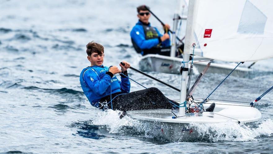 El ibicenco Jaume Llorens con su embarcación durante la regata. | CNSA