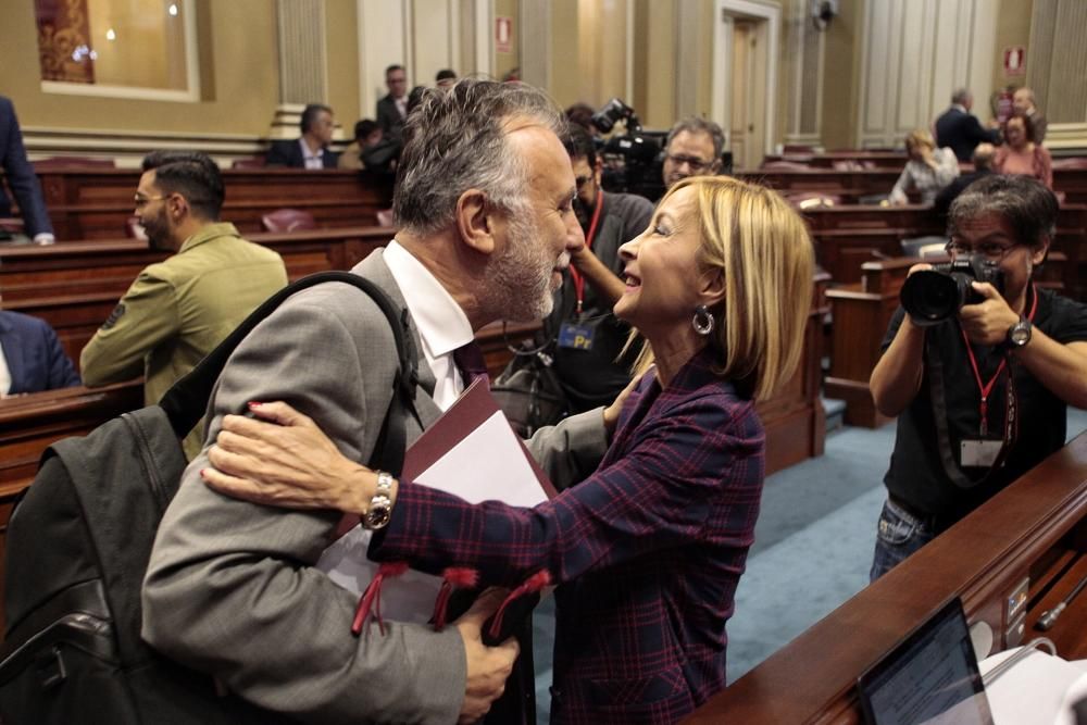 Pleno en el Parlamento de Canarias