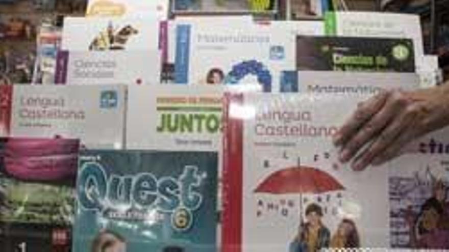 La venta de libros de texto de segunda mano en Canarias alcanzará los  238.000 euros - La Provincia