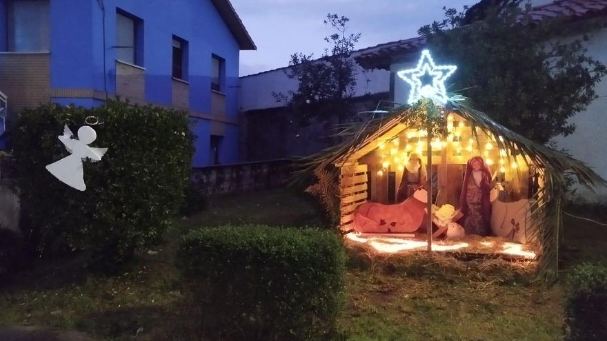 &quot;¡Qué guapa está La Mata!&quot;: el pueblo moscón luce como nunca en Navidad y organiza concurso de casas decoradas