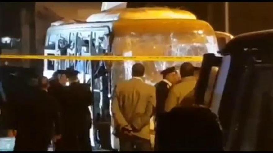 Egipto abate a 40 presuntos terroristas tras el atentado contra un autobús en El Cairo