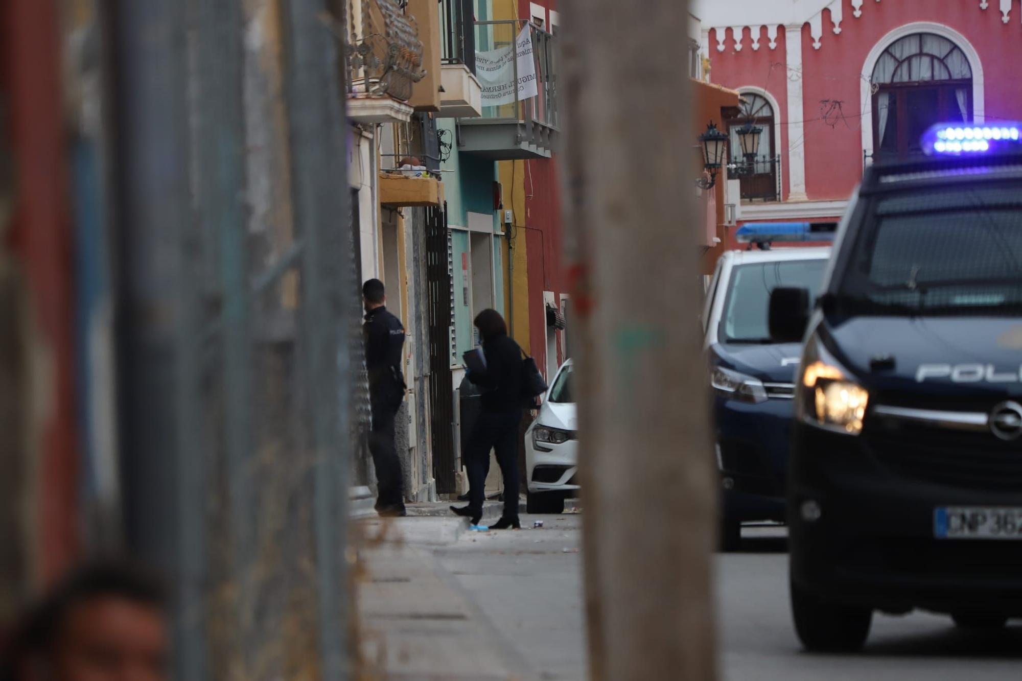 Enorme despliegue policial en una operación antidroga en la calle Arriba de Orihuela