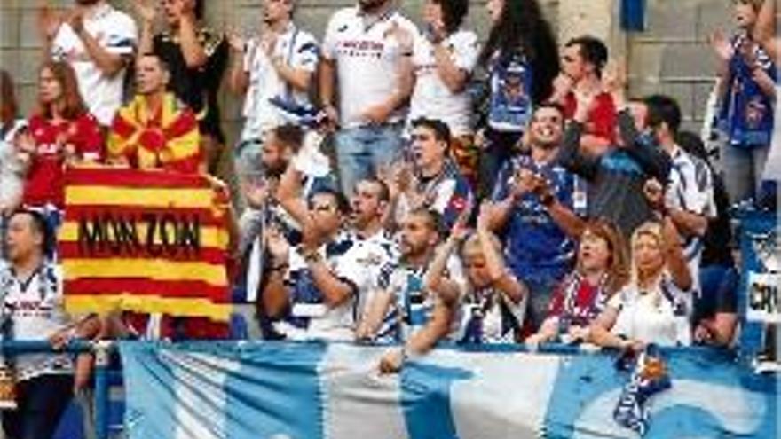 La policia acompanya els jugadors del Saragossa a casa