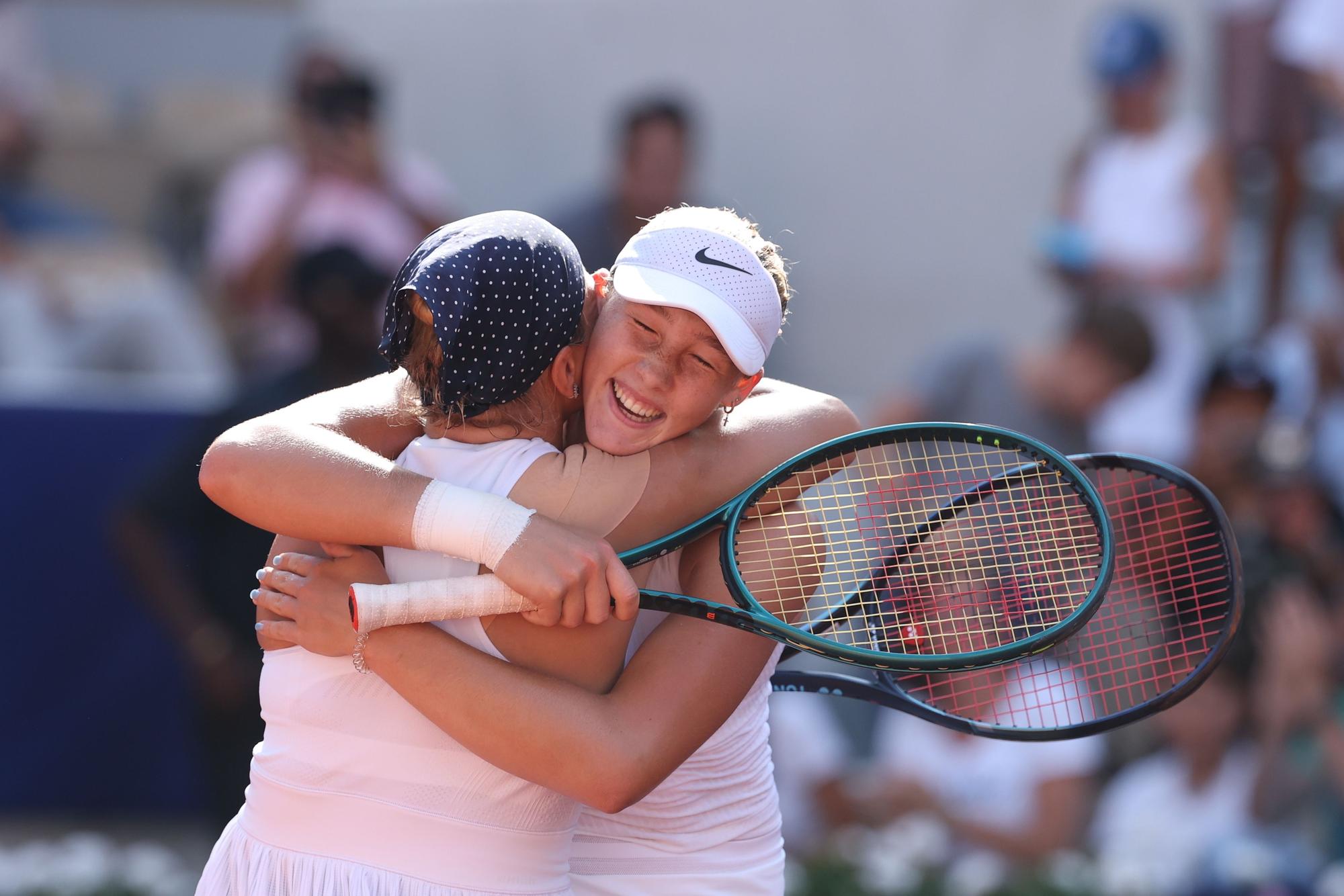 Tenis dobles femenino:  Bucsa -Sorribes VS Adreeva Shnaider