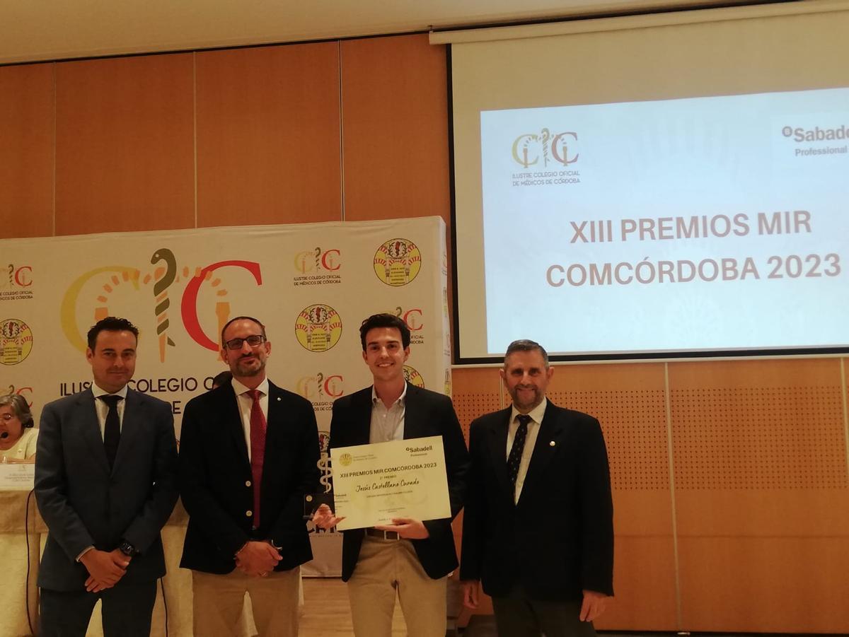 El carloteño Jesús Castellano obtuvo el segundo premio al mejor expediente MIR, concedido por el Colegio de Médicos de Córdoba.