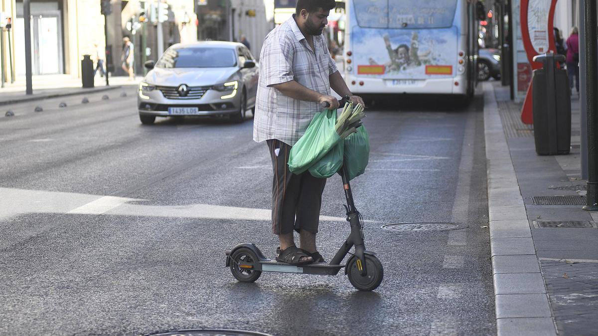 Los patinetes eléctricos no pueden subir a los autobuses de TMP desde el pasado 20 de agosto.
