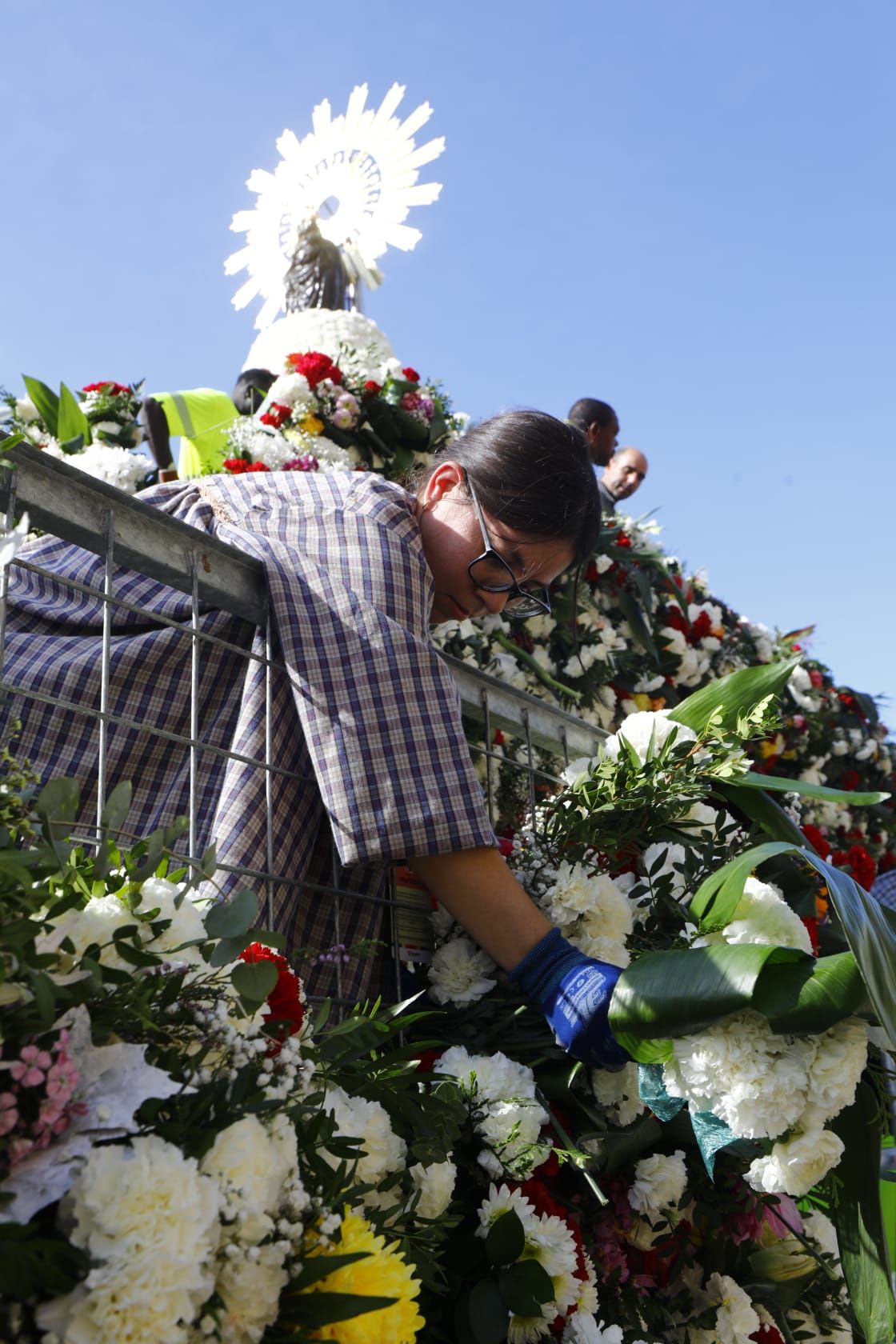 En imágenes | Zaragoza vive su día grande con la Ofrenda de Flores a la Virgen del Pilar