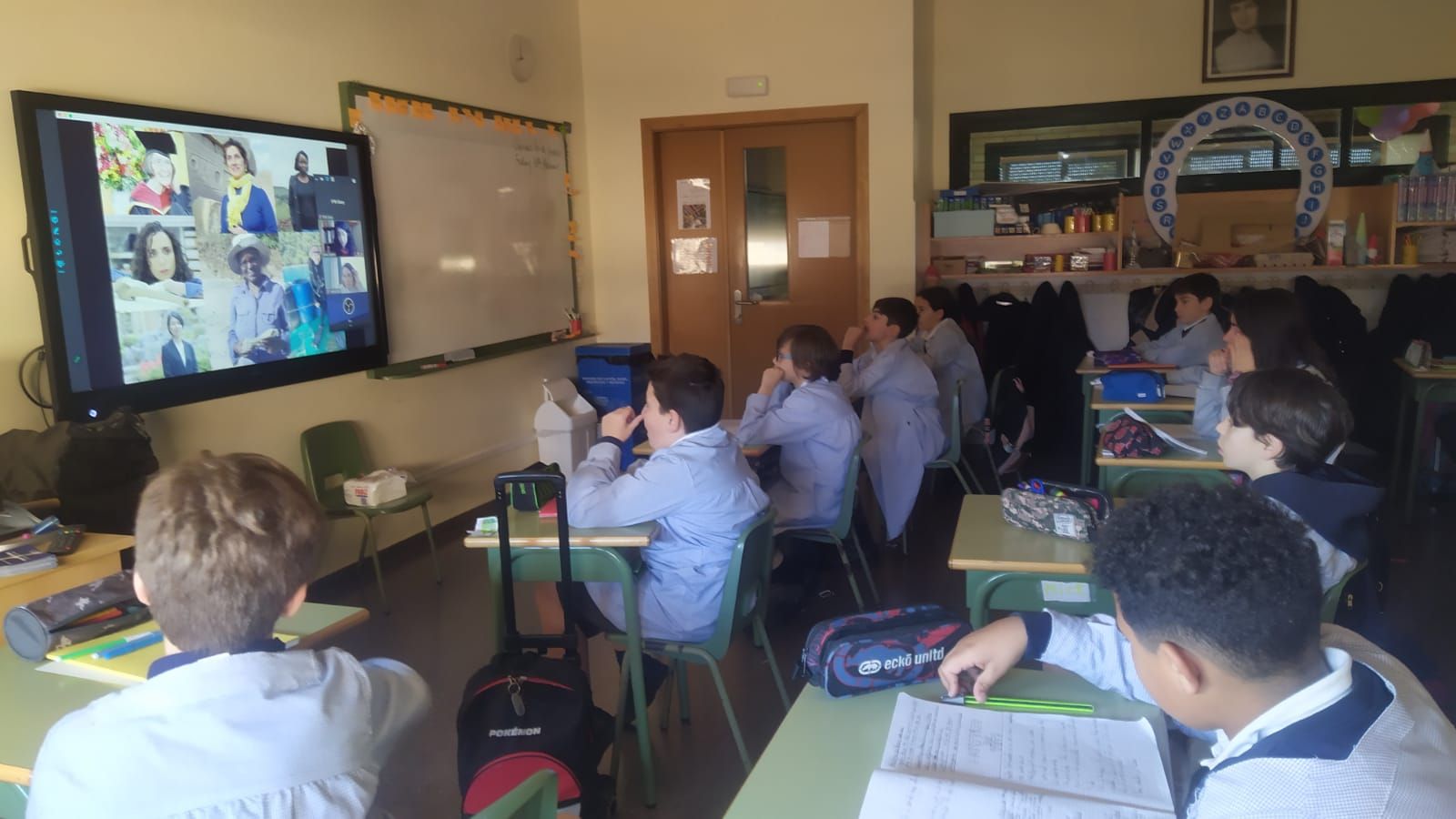 11 F: "A ciencia si é cousa de mulleres"