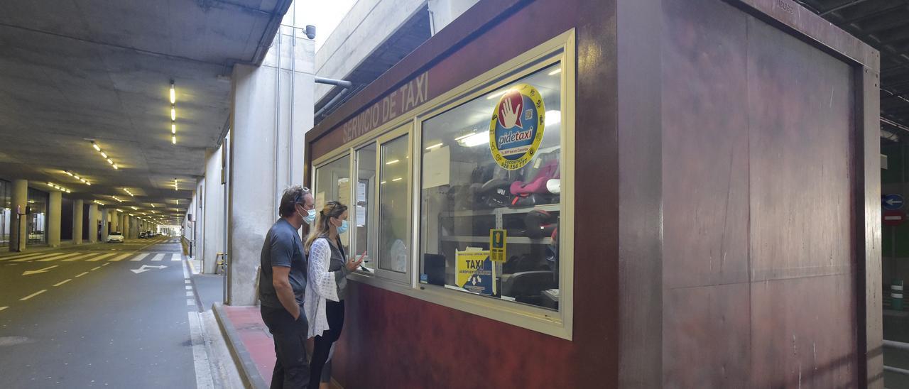 Caseta de los apuntadores en el aeropuerto.