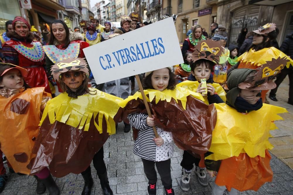 Tradicional desfile de los Escolinos Antroxaos.