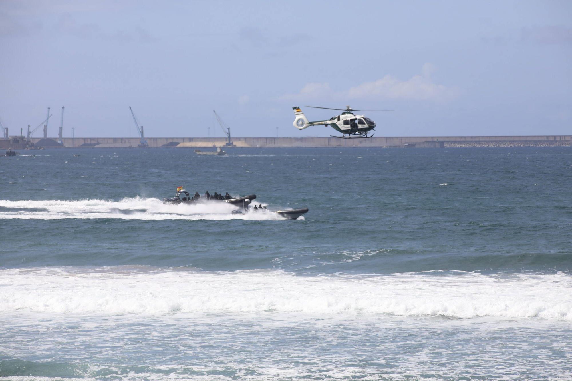 EN IMÁGENES: Así se ensaya el desembarco en la playa de San Lorenzo de Gijón