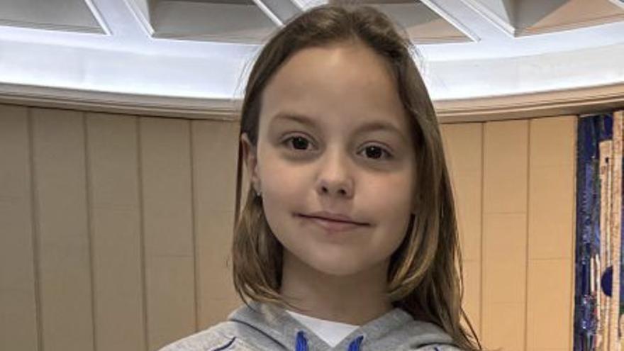 Una alumna de Maristas gana el concurso de camiseta de Galiciencia