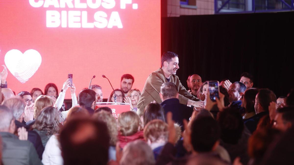 Bielsa cierra la campaña en Xirivella ante medio millar de personas
