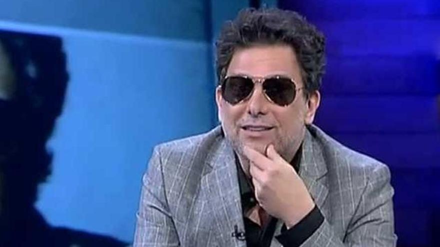 El &#039;show&#039; de Calamaro en &#039;El Intermedio&#039;