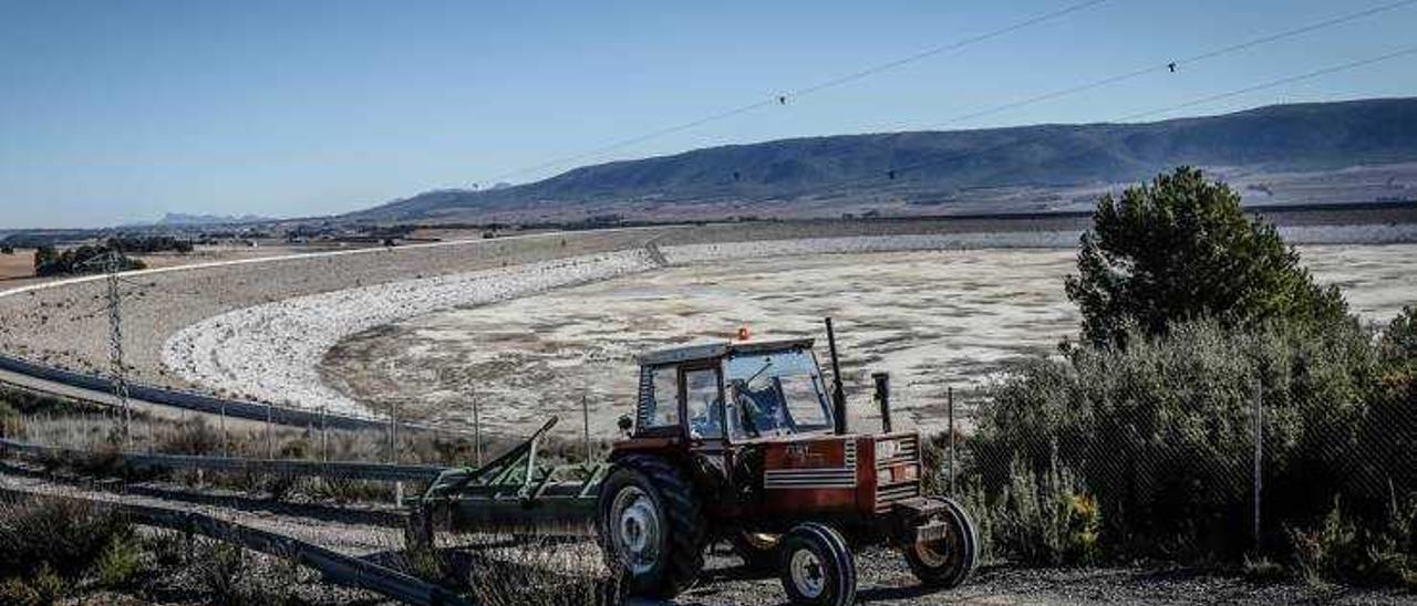 El Consell construirá otro embalse para repartir el agua del Júcar