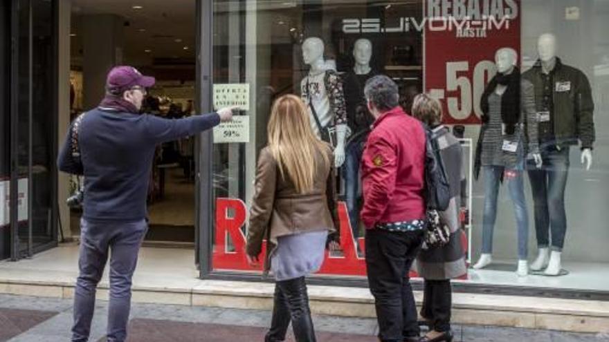 Primer domingo de rebajas en Elche