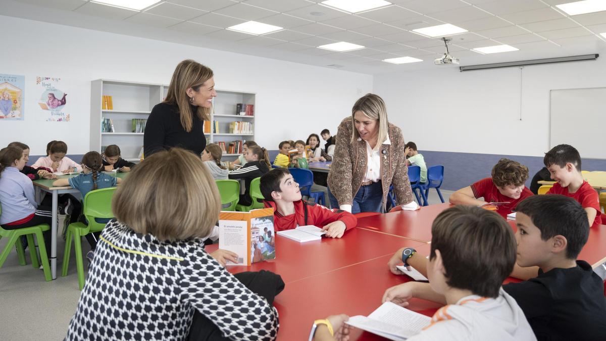 Visita de María Tormo y Marta Barrachina al centro Penyeta Roja.
