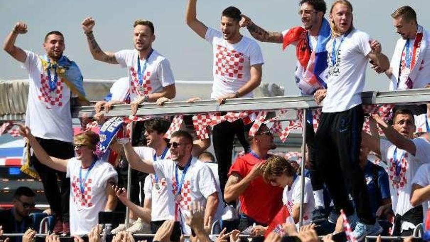 Croacia festejó el subcampeonato con los aficionados a su llegada a Zagreb