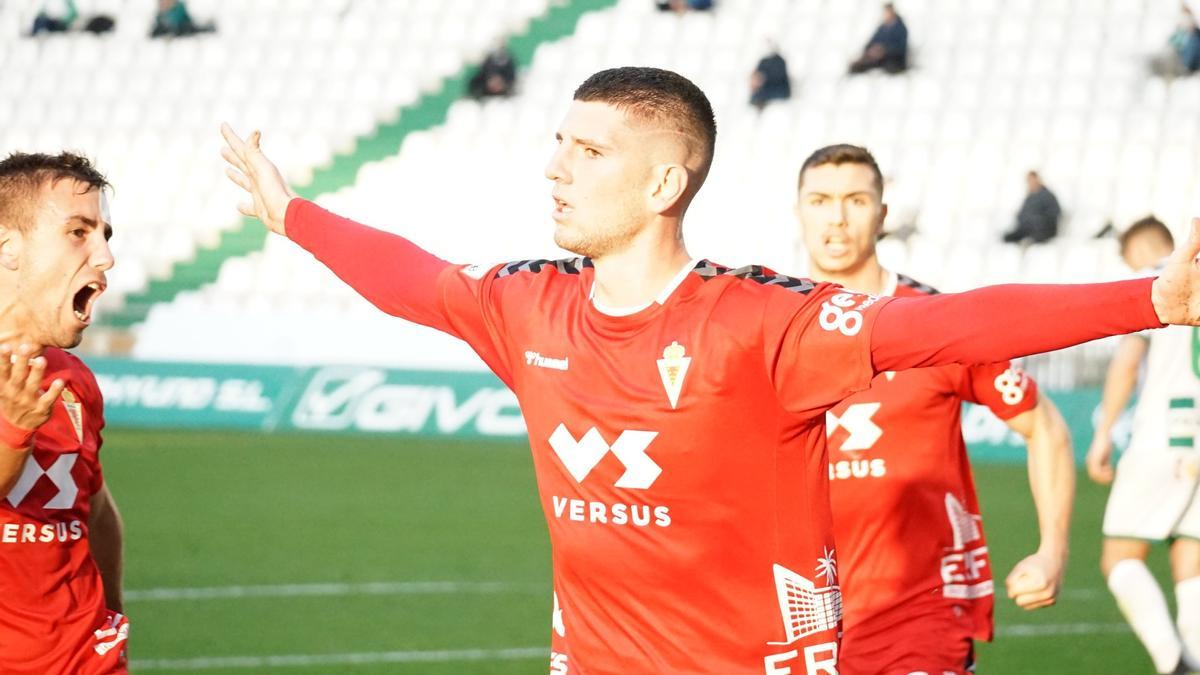 Alberto Toril celebrando el 1-1 ante el Córdoba