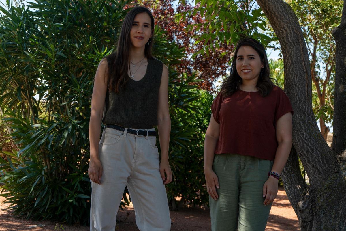 La cantautora Ester Vallejo durante la grabación en Castiliscar