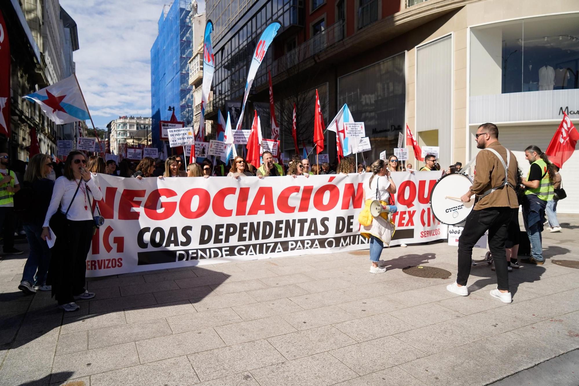 Más de 600 trabajadores de tiendas de Inditex protestan en A Coruña para exigir mejoras