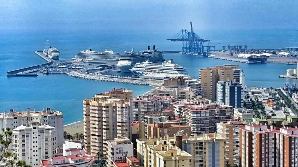 Hasta siete buques coinciden en el Puerto de Málaga este miércoles, 27 de abril