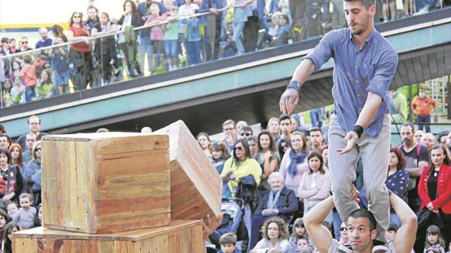 Danza, equilibrismo y teatro en estado puro en la segunda jornada de FitCarrer