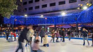 Pista de hielo instalada en el patio de Lilla Diagonal.