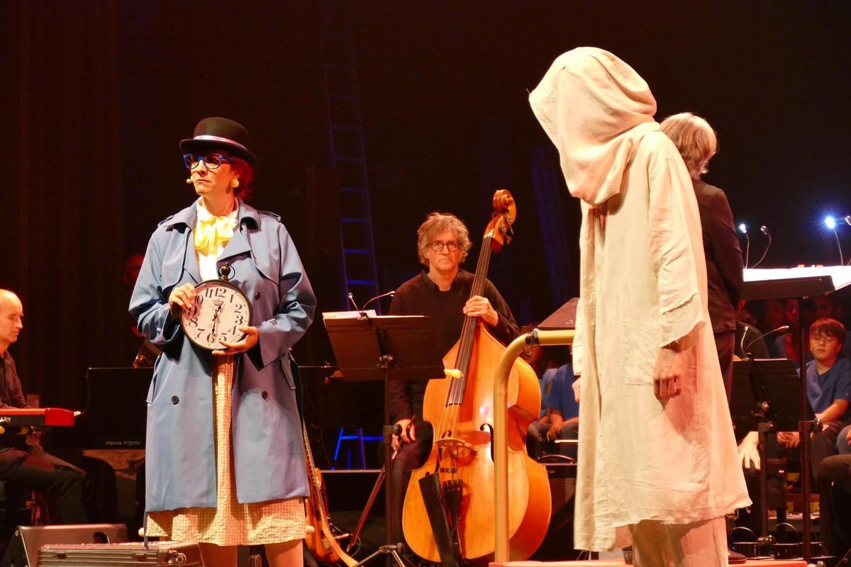 EN IMATGES | "L'últim rellotge" del Cantània arriba al Teatre El Jardí de Figueres