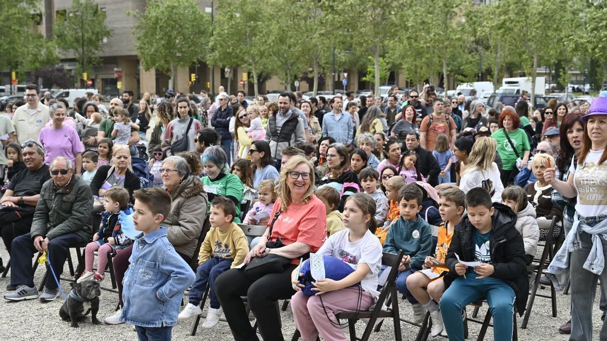 Ambiente festivo y reivindicativo en la Fiesta por la Educación Pública