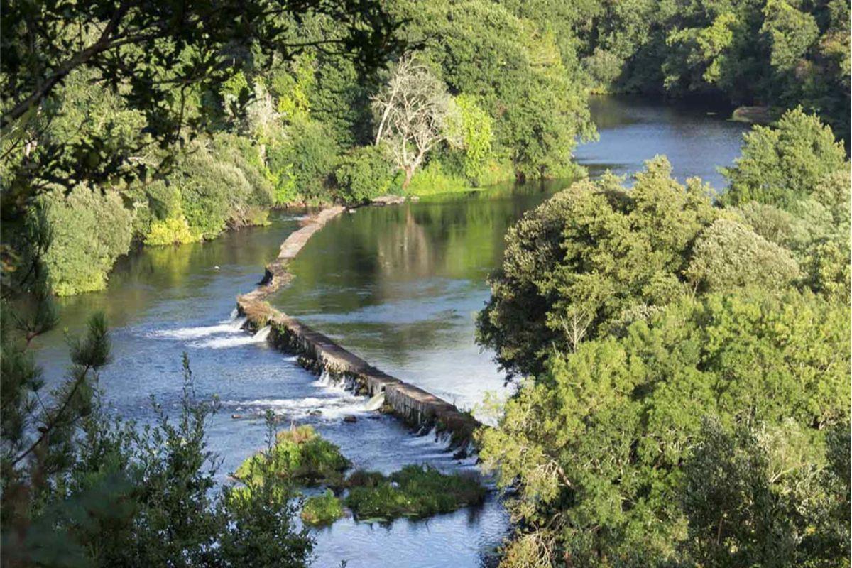 Uno de los paisajes naturales de este pueblo próximo a Santiago de Compostela.