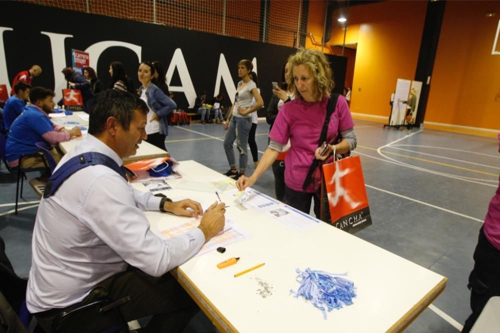 Entrega de dorsales de la Carrera de la Mujer