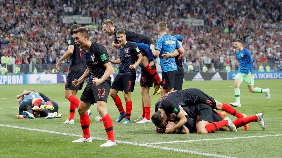 Los jugadores croata celebran la clasificación para la primera final mundialista de su historia