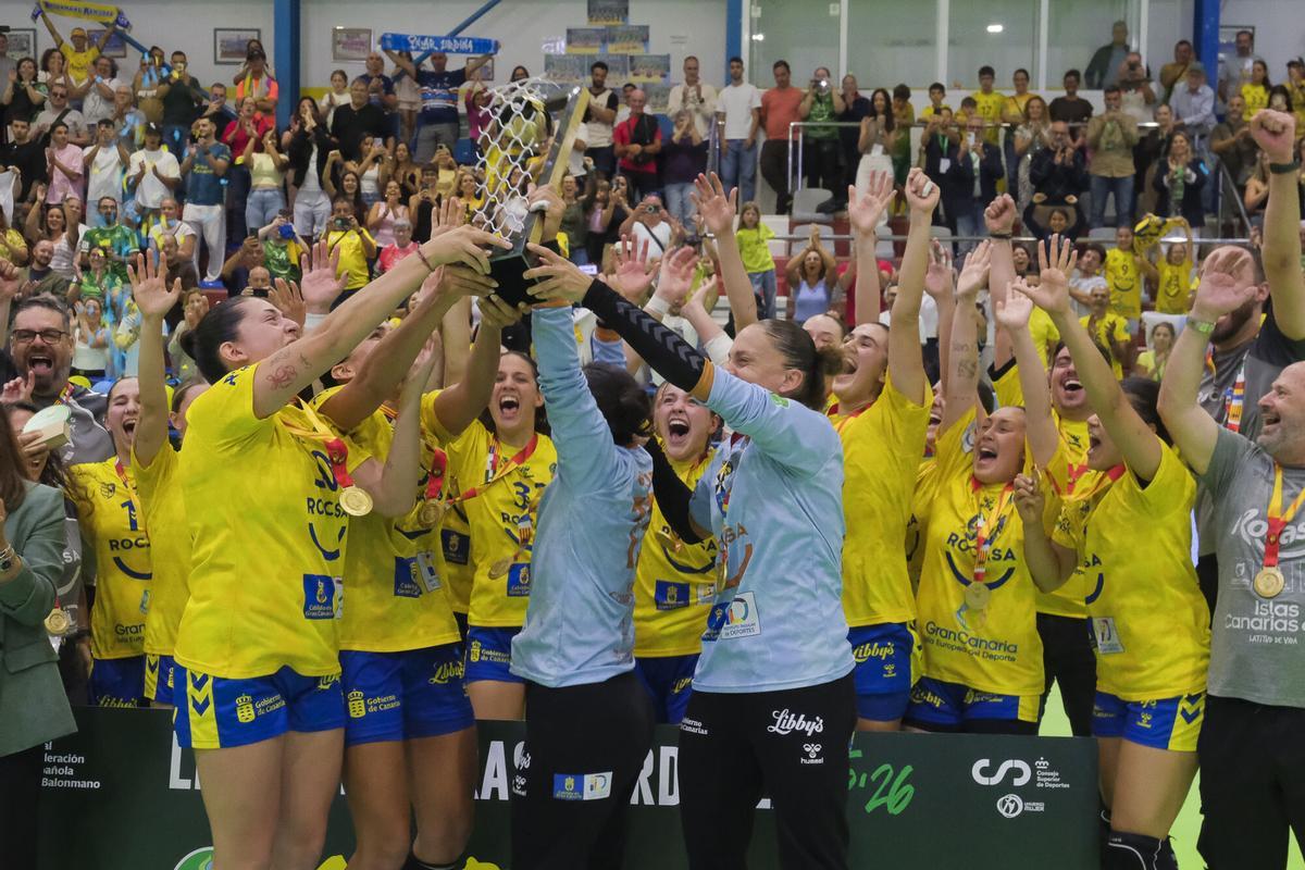 El Rocasa Gran Canaria se corona en la Liga Guerreras Iberdrola por segunda vez siete años