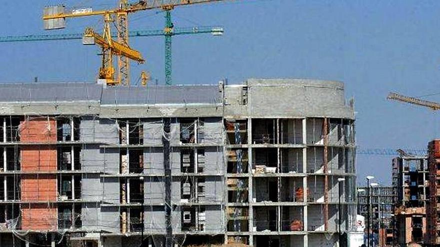 La venta de casas baja en mayo el 3,7% lastrada por el mercado de obra nueva