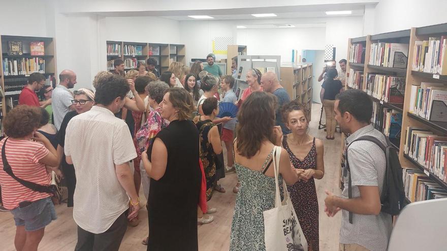 La biblioteca Encarnació Viñas en Pere Garau está abierta a todos.