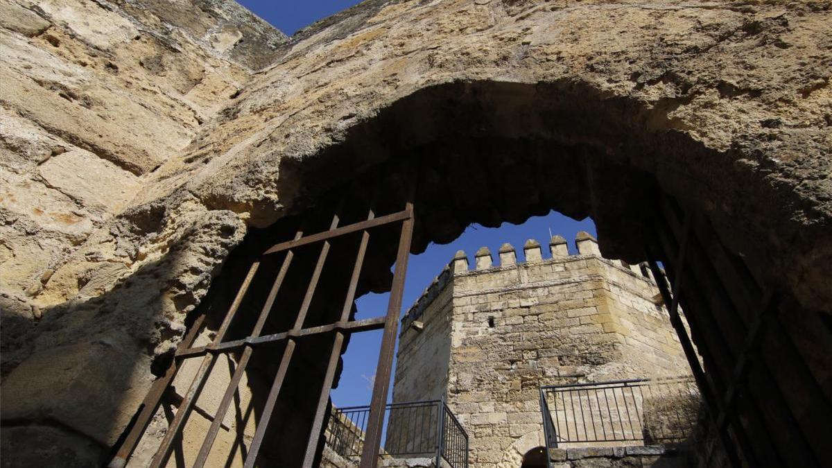 La Gerencia de Urbanismo se compromete a restaurar la Torre de la Malmuerta