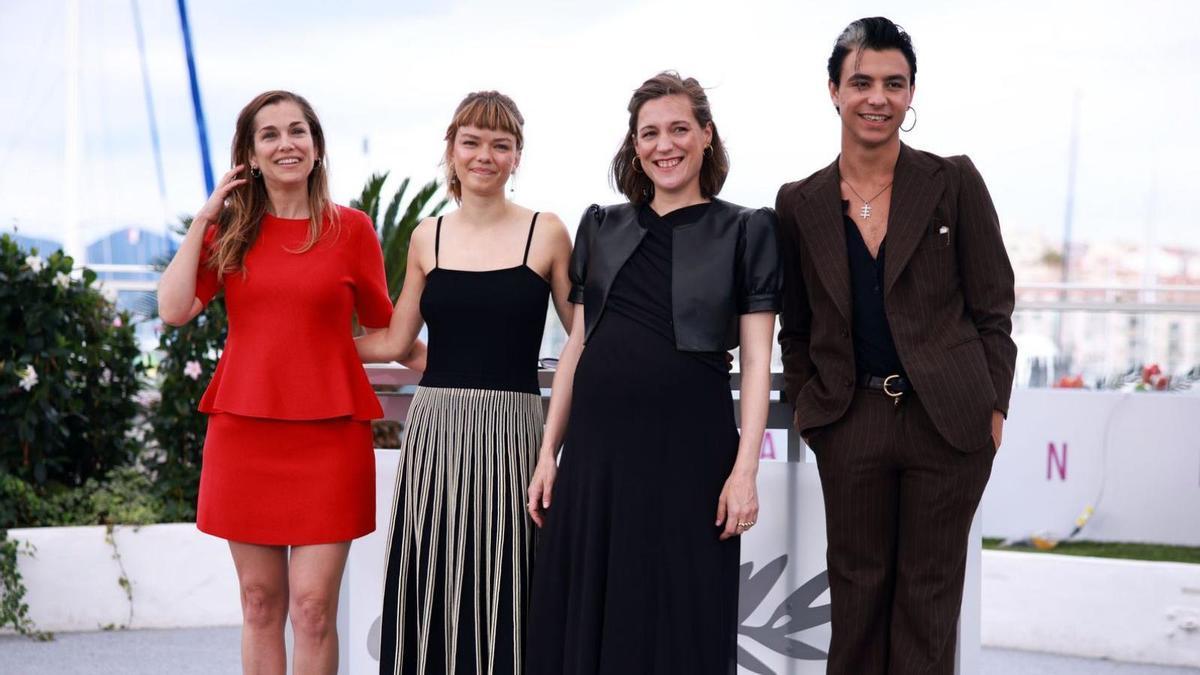 María Zamora, Llúcia Garcia, Carla Simón y Mitch en el Festival de Cannes.