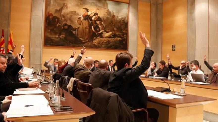 Un moment del ple de la Diputació de Girona corresponent al mes de febrer celebrat ahir.