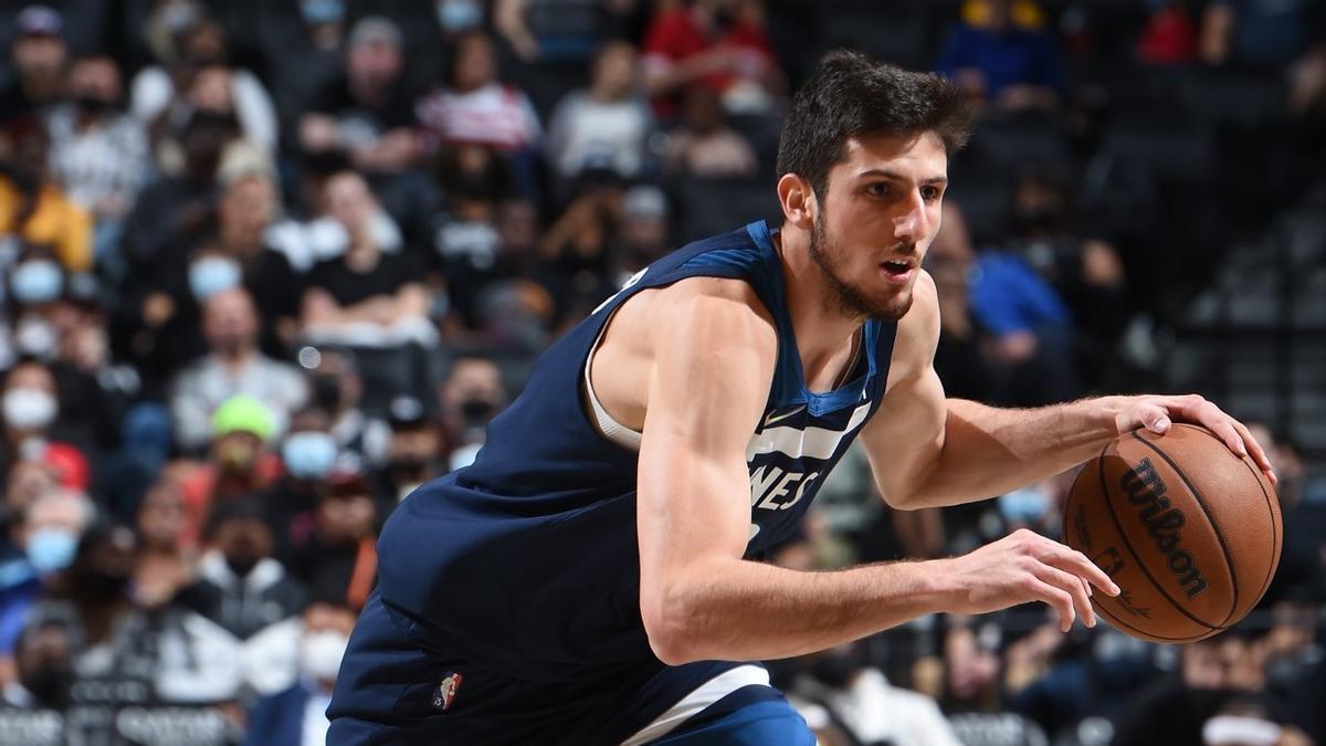 Leandro Bolmaro, ahora jugador del Tenerife, en su paso por Minnesota Timberwolves.