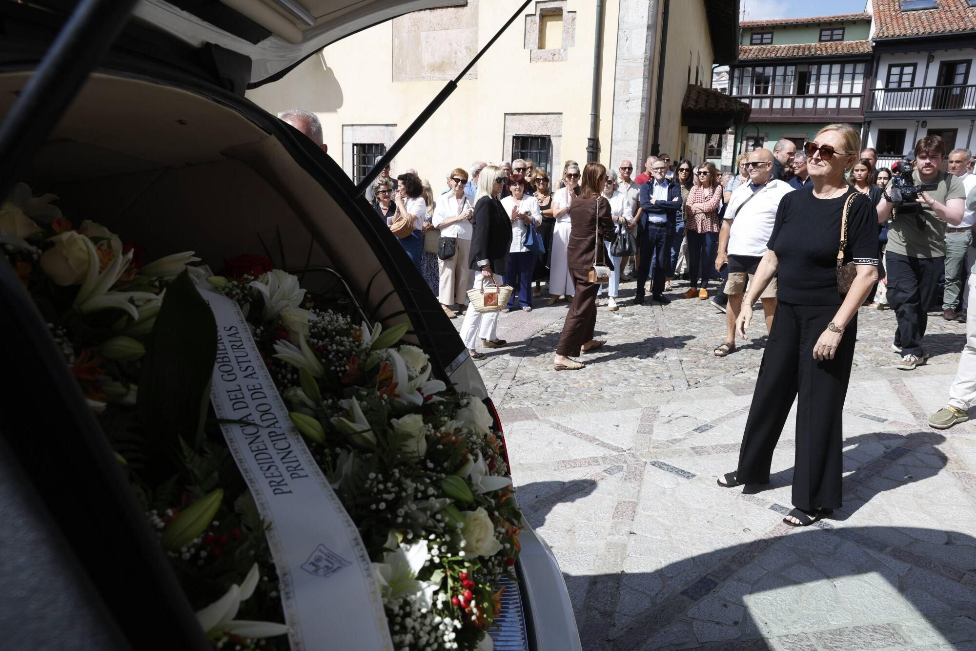 Las imágenes del funeral de Antonio Trevín en la basílica de Llanes.