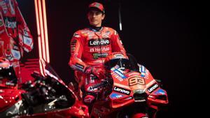 Márquez enlluerna en l’inici de la seva era en vermell com a líder de Ducati