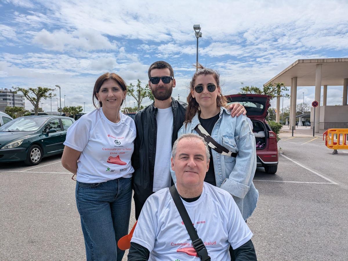 Jacinto Navarro y Carmen Sáez en una foto familiar.