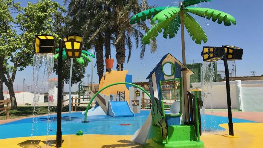 Alcàsser inaugura la temporada con un parque de agua sin profundidad