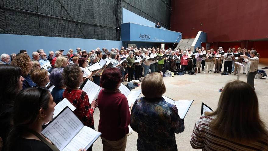 Así ensayan los coros que interpretarán a Manuel María, Rosalía o Celso Emilio en Pontevedra