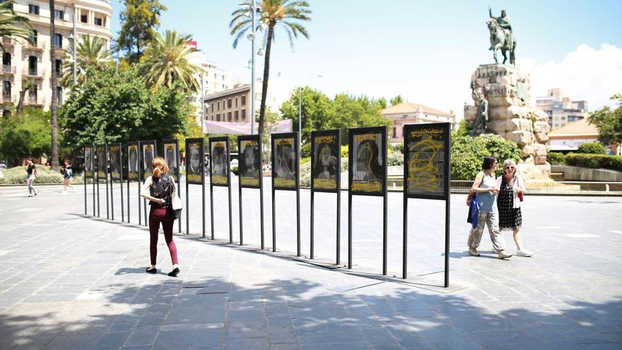 Un vídeo capta al autor del ataque a la exposición de Santiago Sierra en  Palma